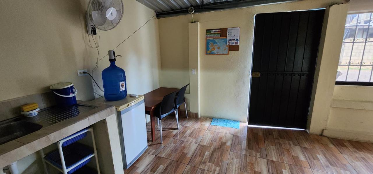 Апартаменти Departamento Amoblado Starlink -Pto Ayora Пуерто-Айора Екстер'єр фото